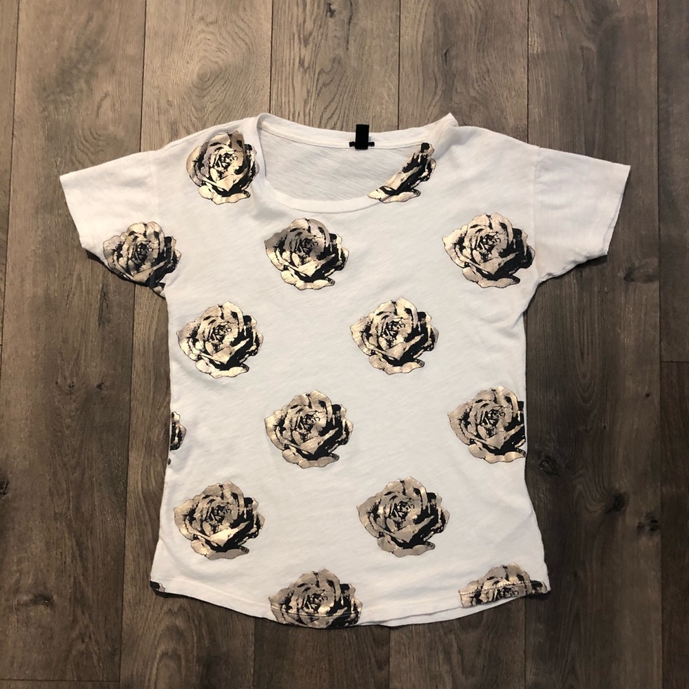Rose tshirt 🌹
